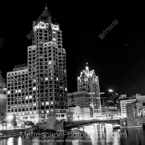 The Milwaukee Riverwalk from Juneau Ave