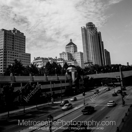Traffic Along North Lincoln Memorial Drive