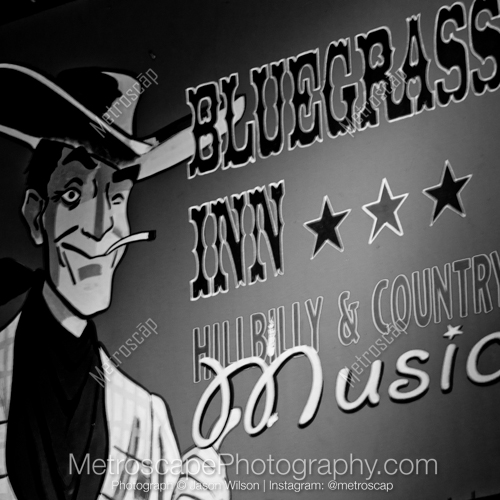 The Bluegrass Inn Sign